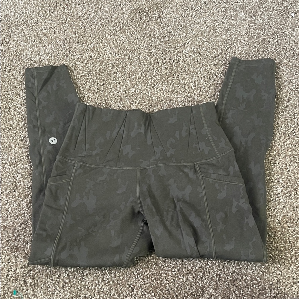 Women's Camo Concealed Carry Leggings - Picture 2 of 3
